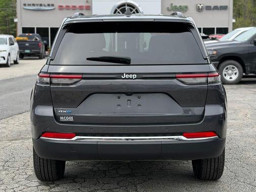 Metallic 2024 Jeep Grand Cherokee 4xe Base