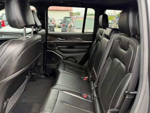 Metallic 2024 Jeep Grand Cherokee 4xe Base