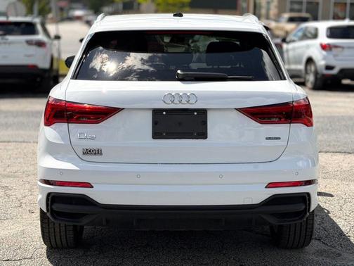 Arkona White 2025 Audi Q3 45 S line Premium