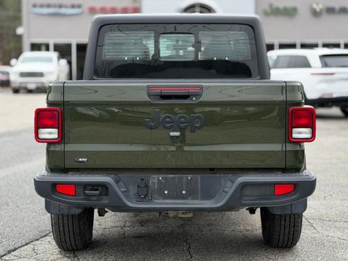 2024 Jeep Gladiator Sport