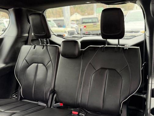 Velvet Red Pearlcoat 2023 Chrysler Pacifica Hybrid Limited