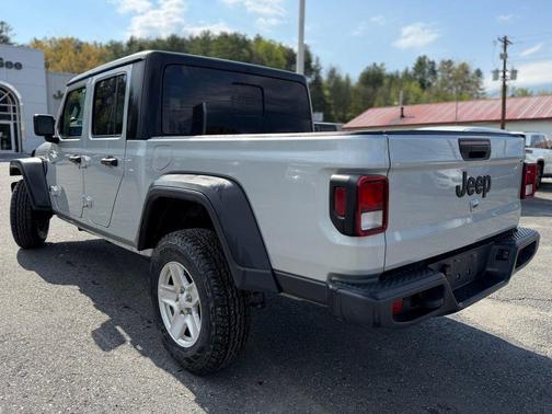2023 Jeep Gladiator Sport