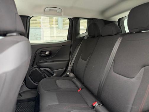 2023 Jeep Renegade Trailhawk