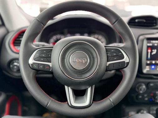 2023 Jeep Renegade Trailhawk