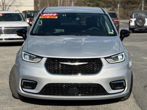 Silver Mist Clearcoat 2024 Chrysler Pacifica Touring-L