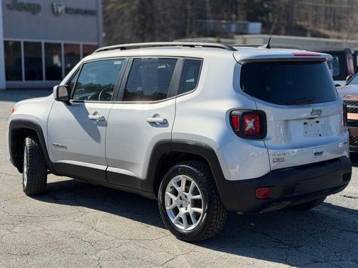 Glacier Metallic 2021 Jeep Renegade Latitude