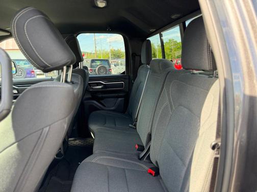 Granite Crystal Clearcoat Metallic 2024 RAM 1500 Big Horn/Lone Star