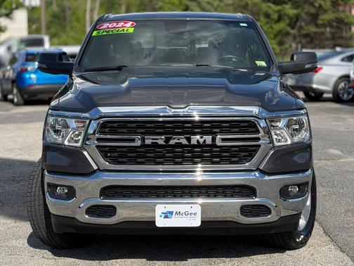 Granite Crystal Clearcoat Metallic 2024 RAM 1500 Big Horn/Lone Star