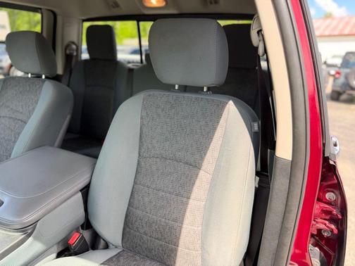 Delmonico Red Pearlcoat 2017 RAM 1500 Big Horn