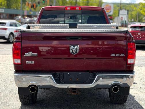 Delmonico Red Pearlcoat 2017 RAM 1500 Big Horn