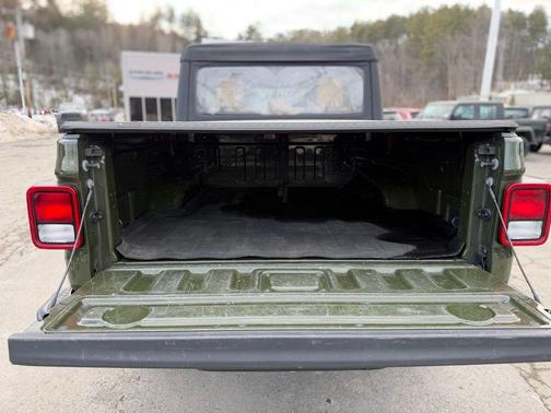 2021 Jeep Gladiator Sport