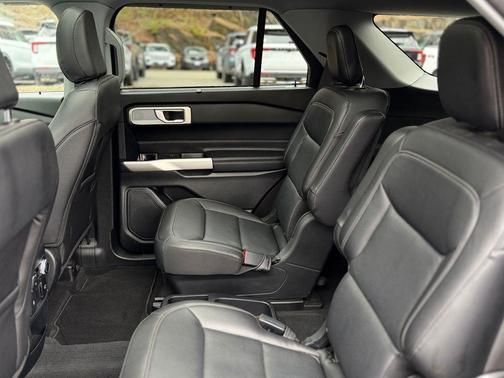 Blue Metallic 2021 Ford Explorer Limited
