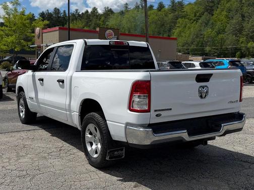 Bright White Clearcoat 2023 RAM 1500 Big Horn