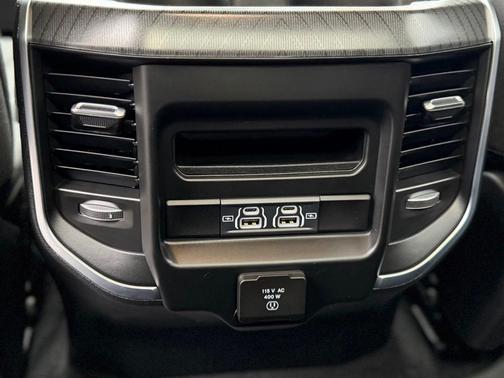 Bright White Clearcoat 2025 RAM 1500 Big Horn/Lone Star
