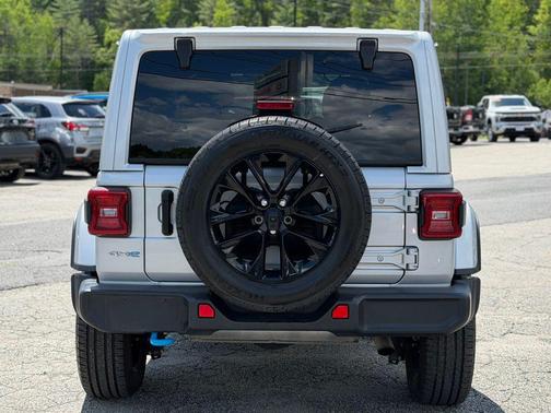 Silver Zynith Clearcoat 2024 Jeep Wrangler 4xe Sahara