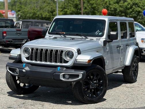 Silver Zynith Clearcoat 2024 Jeep Wrangler 4xe Sahara