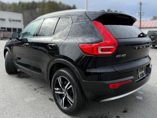 2023 Volvo XC40 B5 Core