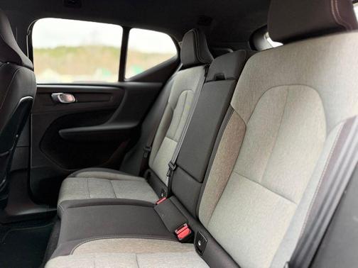 2023 Volvo XC40 B5 Core