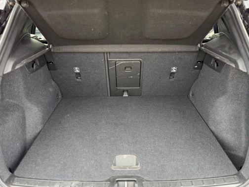 2023 Volvo XC40 B5 Core