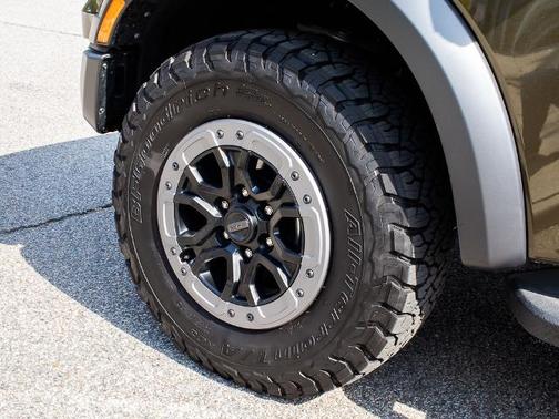 SHELTER GREEN METALLIC 2025 Ford Ranger RAPTOR