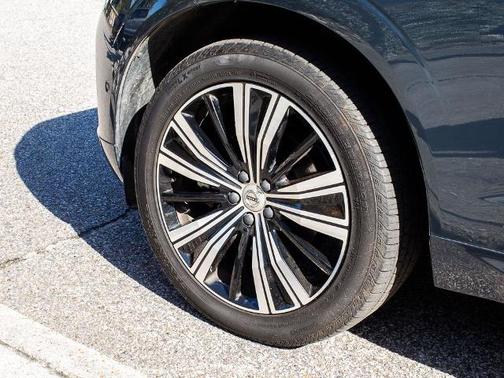 2023 Volvo XC60 B5 ULTIMATE BRIGHT THEME