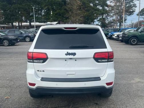 2018 Jeep Grand Cherokee LAREDO