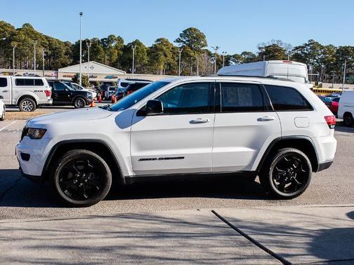 2018 Jeep Grand Cherokee LAREDO