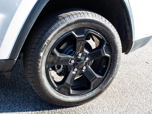 2018 Jeep Grand Cherokee LAREDO