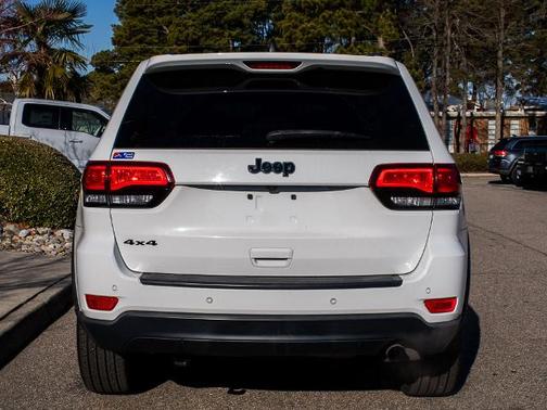 2018 Jeep Grand Cherokee LAREDO