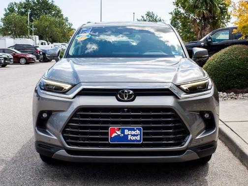 Metal 2025 Toyota Grand Highlander PLATINUM