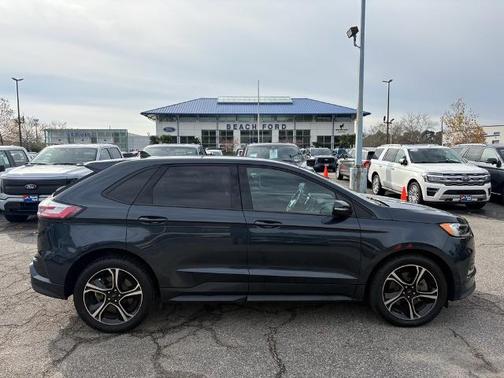 2022 Ford Edge ST