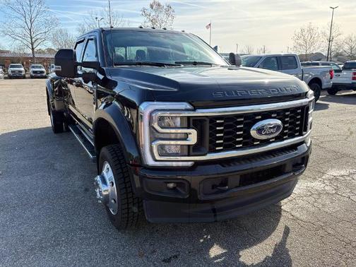 2024 Ford F-450 LARIAT DRW