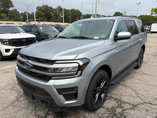 ICONIC SILVER METALLIC 2024 Ford Expedition XLT