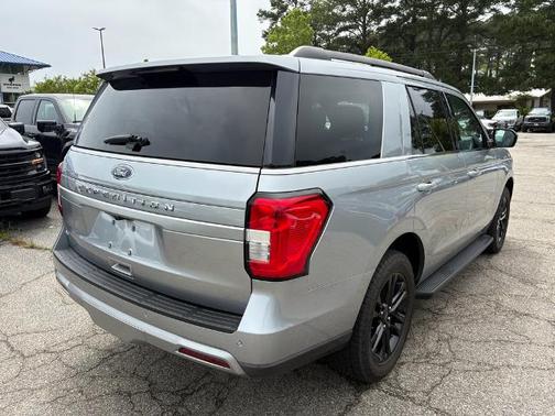 ICONIC SILVER METALLIC 2024 Ford Expedition XLT