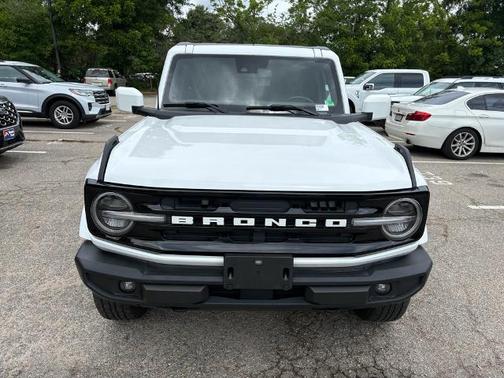 OXFORD WHITE 2024 Ford Bronco OUTER BANKS