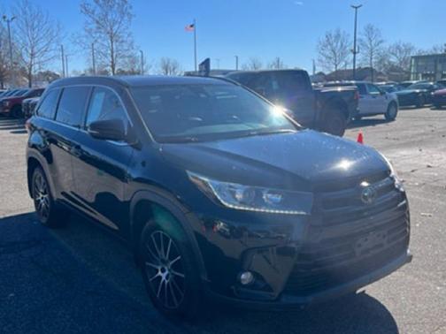 2017 Toyota Highlander SE