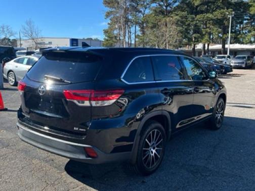 2017 Toyota Highlander SE