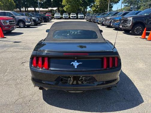 2017 Ford Mustang V6