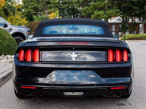 2017 Ford Mustang V6