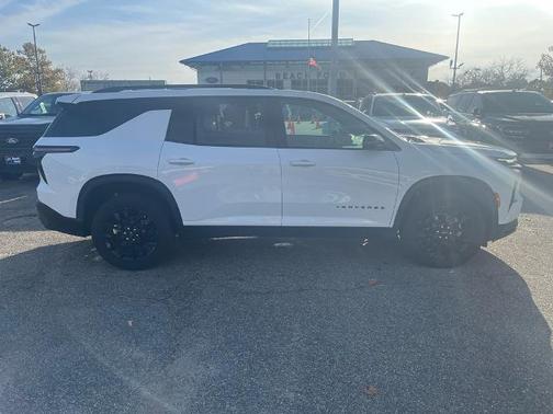2024 Chevrolet Traverse LT