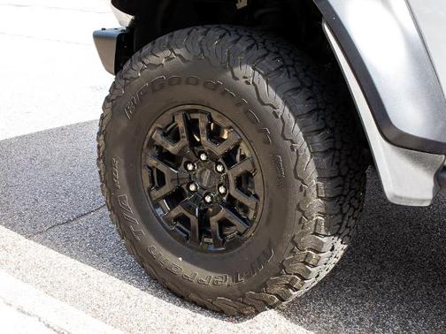 OXFORD WHITE 2023 Ford Bronco RAPTOR