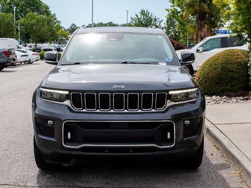 Metallic 2022 Jeep Grand Cherokee OVERLAND