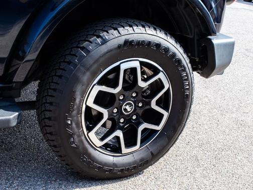 ANTIMATTER BLUE METALLIC 2021 Ford Bronco OUTER BANKS