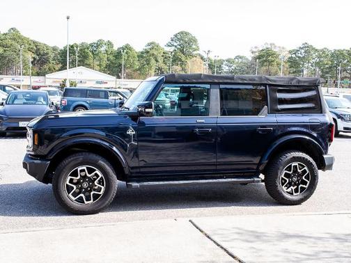 ANTIMATTER BLUE METALLIC 2021 Ford Bronco OUTER BANKS