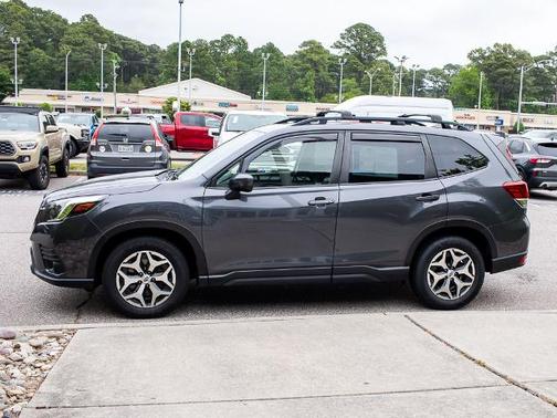 Magnetite Gray Metallic 2023 Subaru Forester PREMIUM