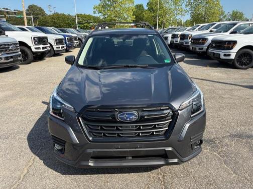 Magnetite Gray Metallic 2023 Subaru Forester PREMIUM