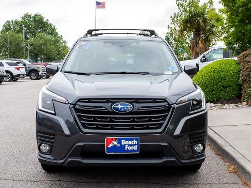 Magnetite Gray Metallic 2023 Subaru Forester PREMIUM