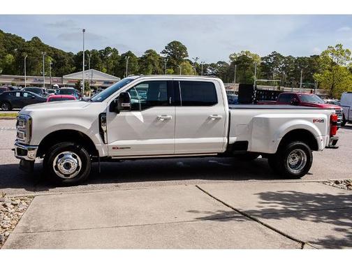 2026 Ford F-350 LARIAT SUPER DUTY