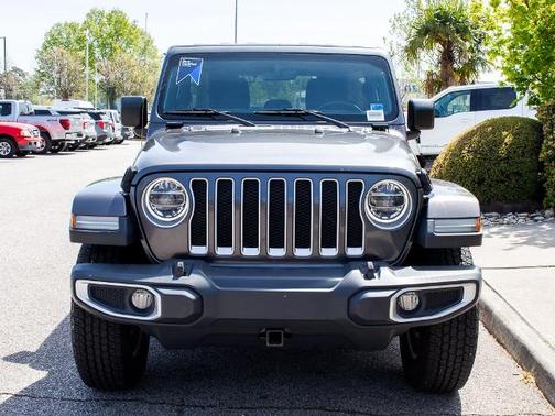 Granite Crystal Clearcoat Metallic 2018 Jeep Wrangler Unlimited SAHARA