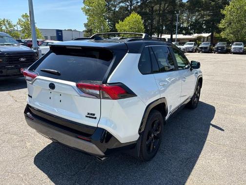 Blizzard Pearl / Midnight Black Metallic 2021 Toyota RAV4 XSE
